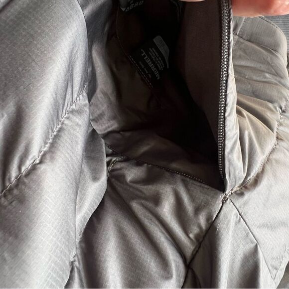 Merrell NWT Trailhead Insulated Reversible Bomber Jacket Size Small Black Grey - Picture 15 of 15